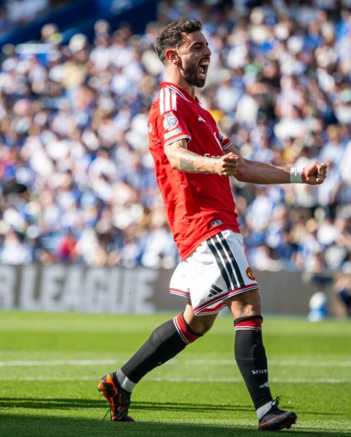 Bruno Fernandes Breaks Premier League Assist Record as Manchester United Seal Champions League Return